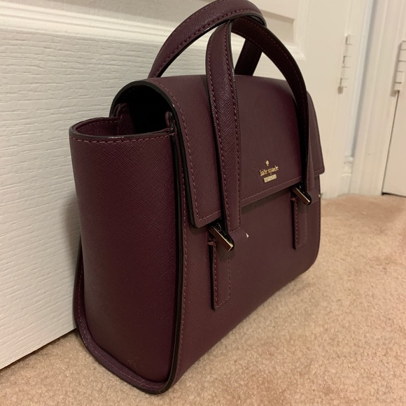 Kate Spade Crossbody Bag with Gold Chain - Picture 4 of 7